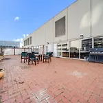 Canberra 1-Bed With Pool Gym Bbq & Tennis Court