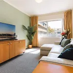 Canberra 1-Bed With Pool Gym Bbq & Tennis Court