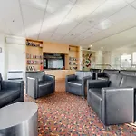 Canberra 1-Bed With Pool Gym Bbq & Tennis Court