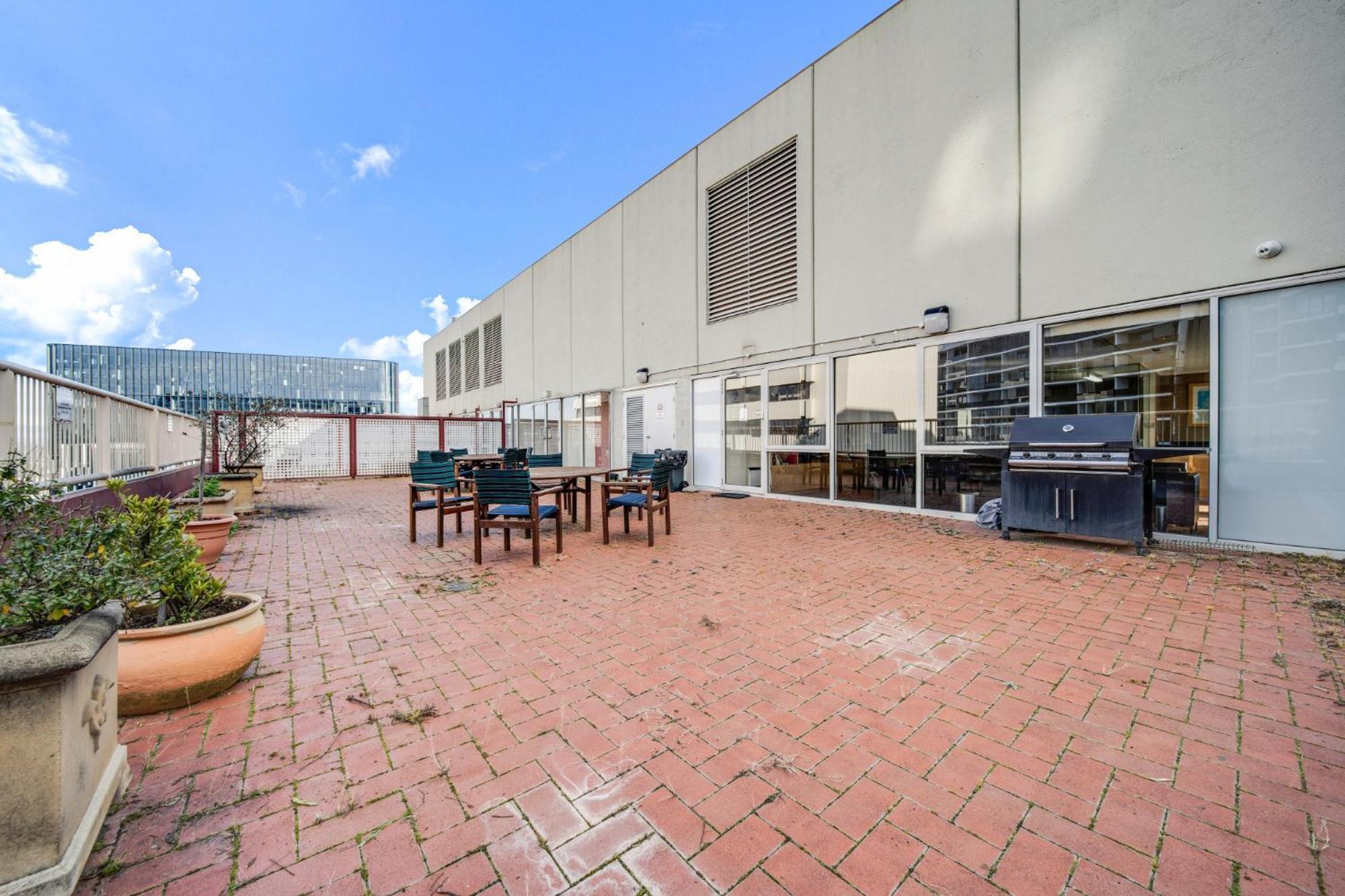 1-bed With Pool Gym Bbq & Tennis Court Apartment